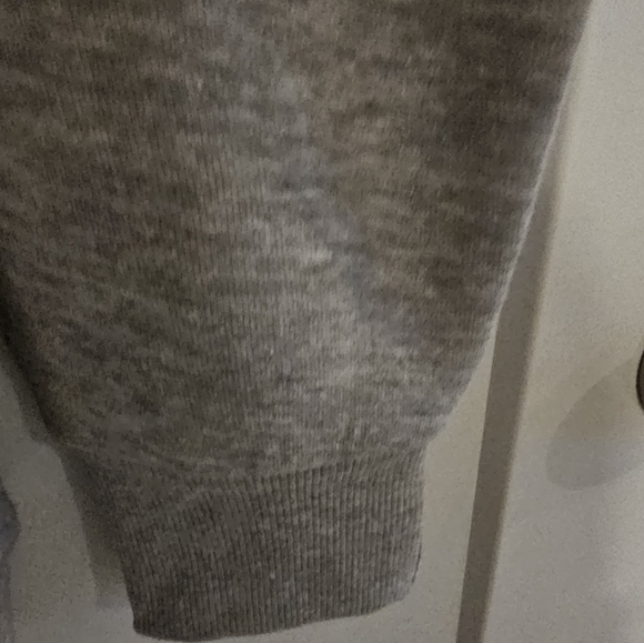 Hello Paris Grey Embroidered “Paris France” Sweatshirt Women’s XS Cozy Crewneck - Picture 4 of 5